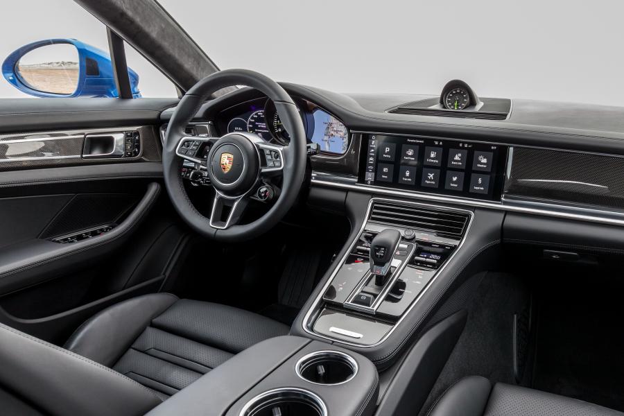 Интерьер Porsche Panamera 4 E-Hybrid 2016 года  (фото 15 из 31)